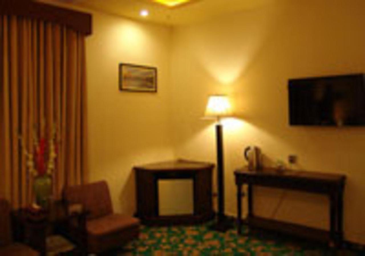 Rajone Hotel Faisalabad Exterior photo
