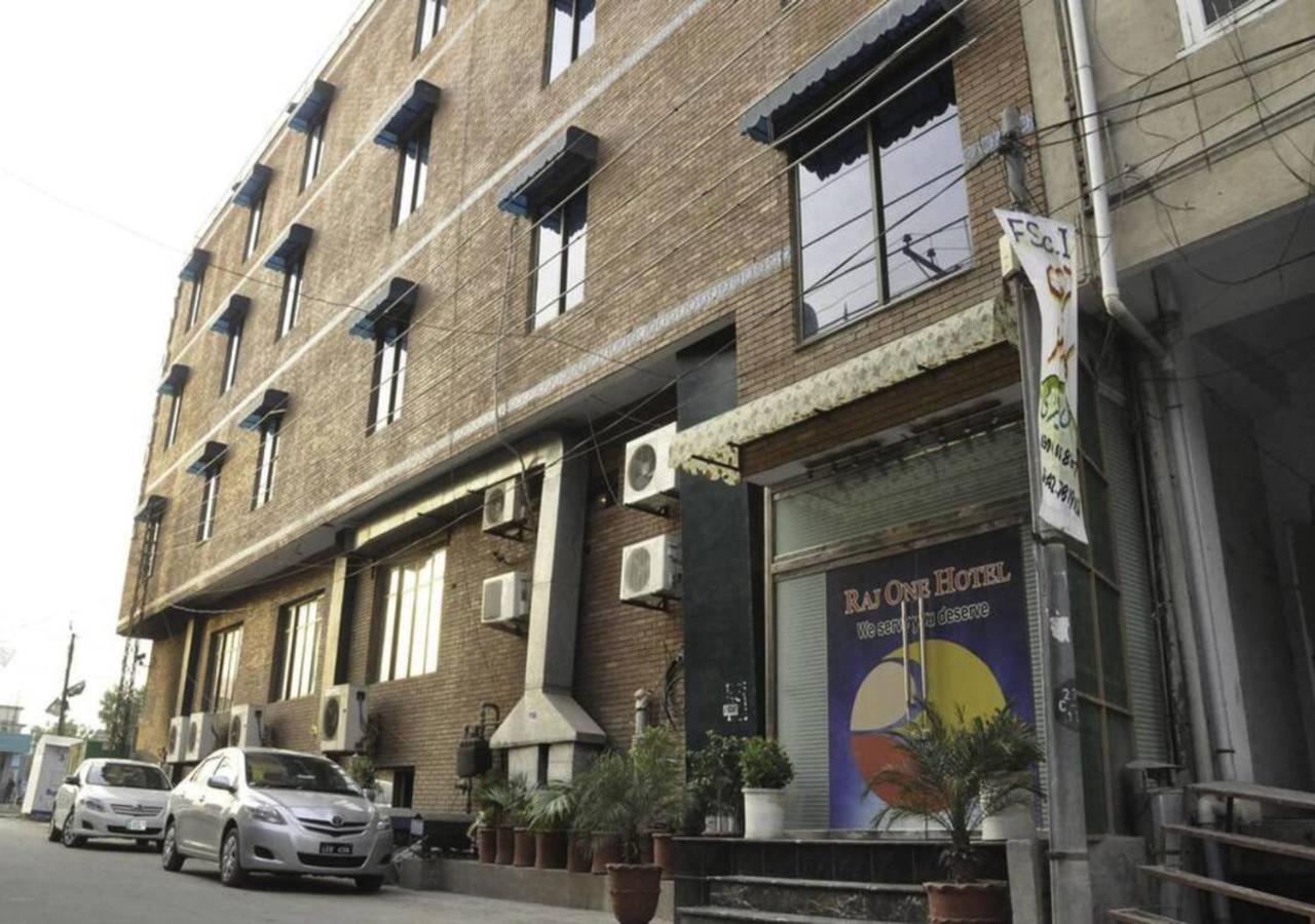 Rajone Hotel Faisalabad Exterior photo